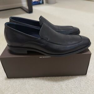 BRAND NEW JOHNSTON & MURPHY BLACK LEATHER LOAFERS - MENS SIZE 9 50% OFF